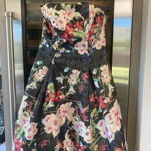 Stunning Nicole Miller Satin dress!